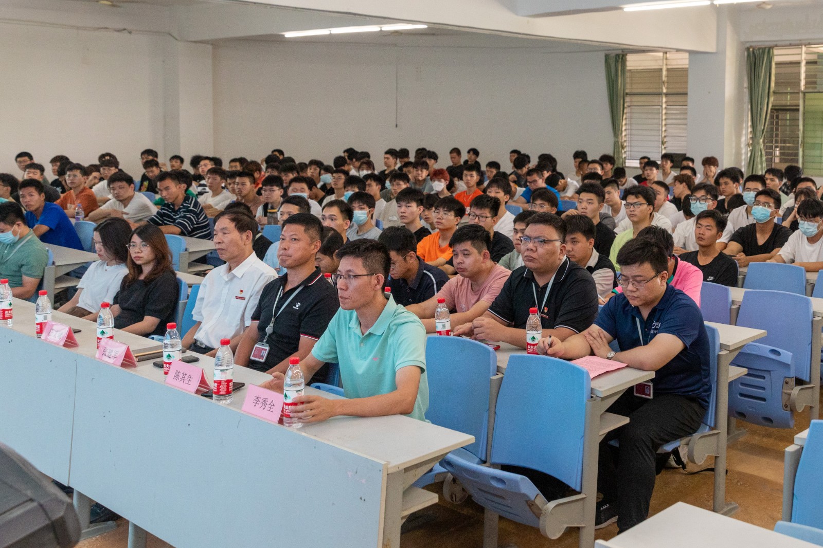 C12A6950.jpg C12A6950.jpg