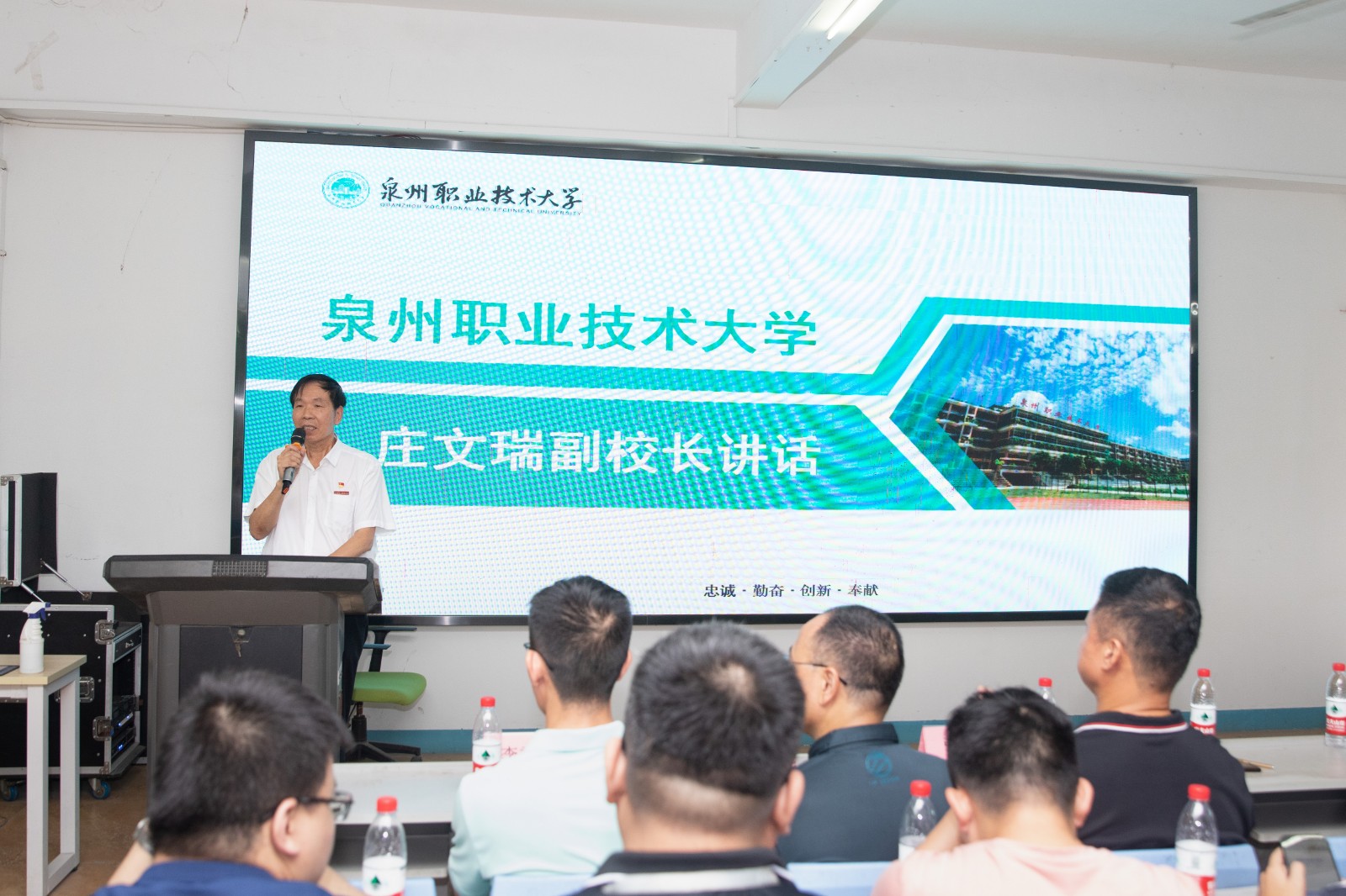 C12A7010.jpg C12A7010.jpg